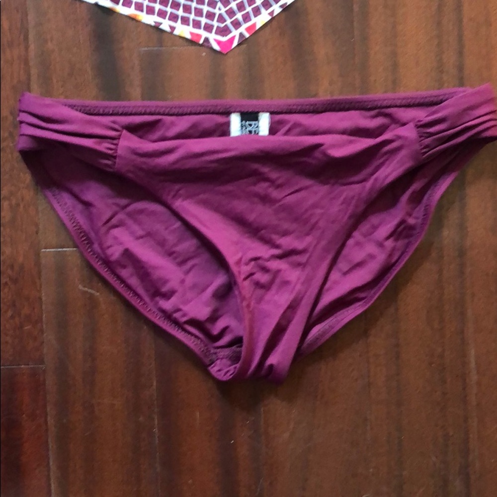 Swimsuit Set - Picture 3 of 5